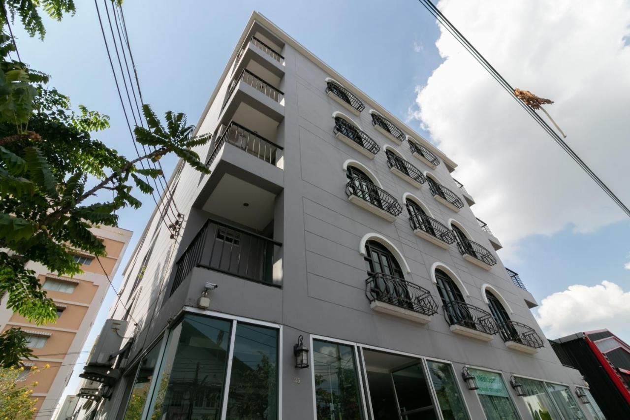 Resortel Lat Phrao 91 Bangkok Extérieur photo