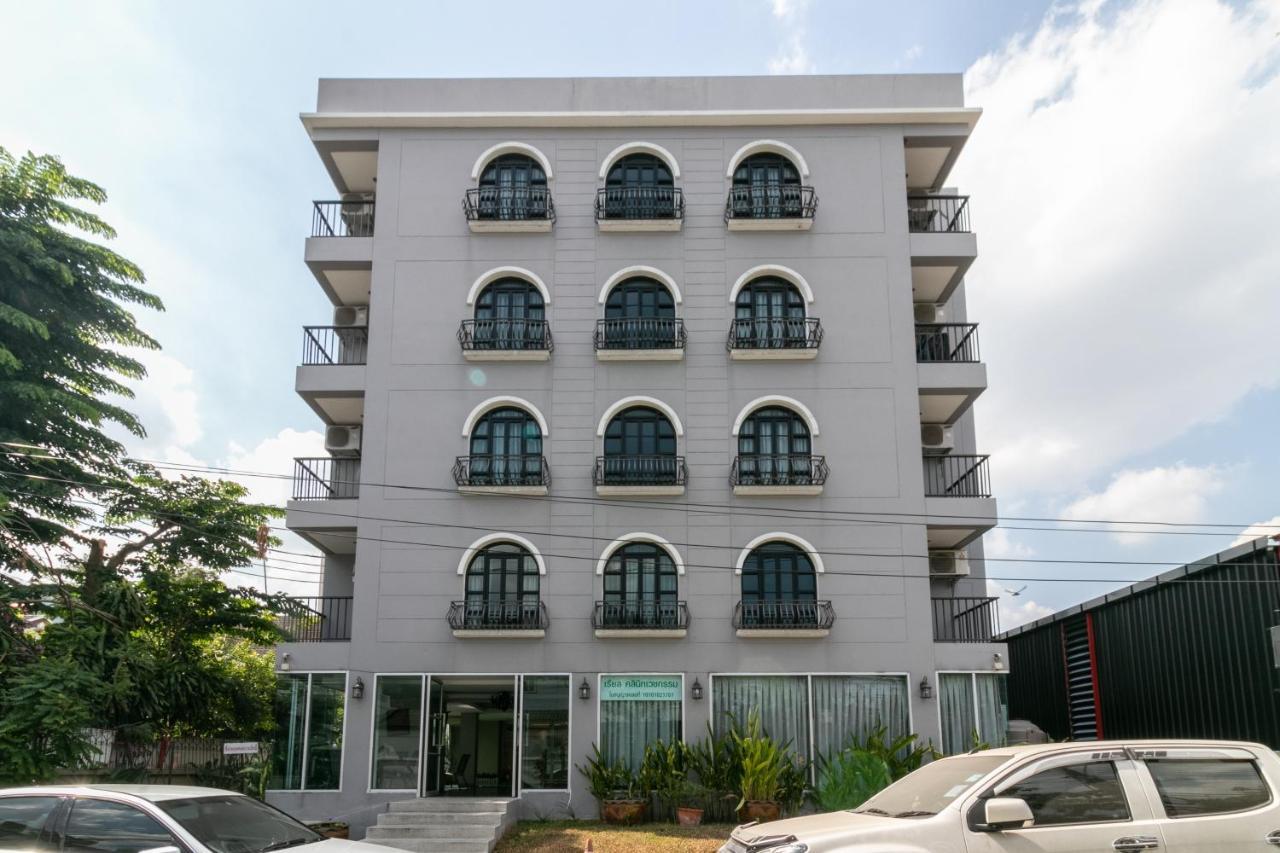 Resortel Lat Phrao 91 Bangkok Extérieur photo