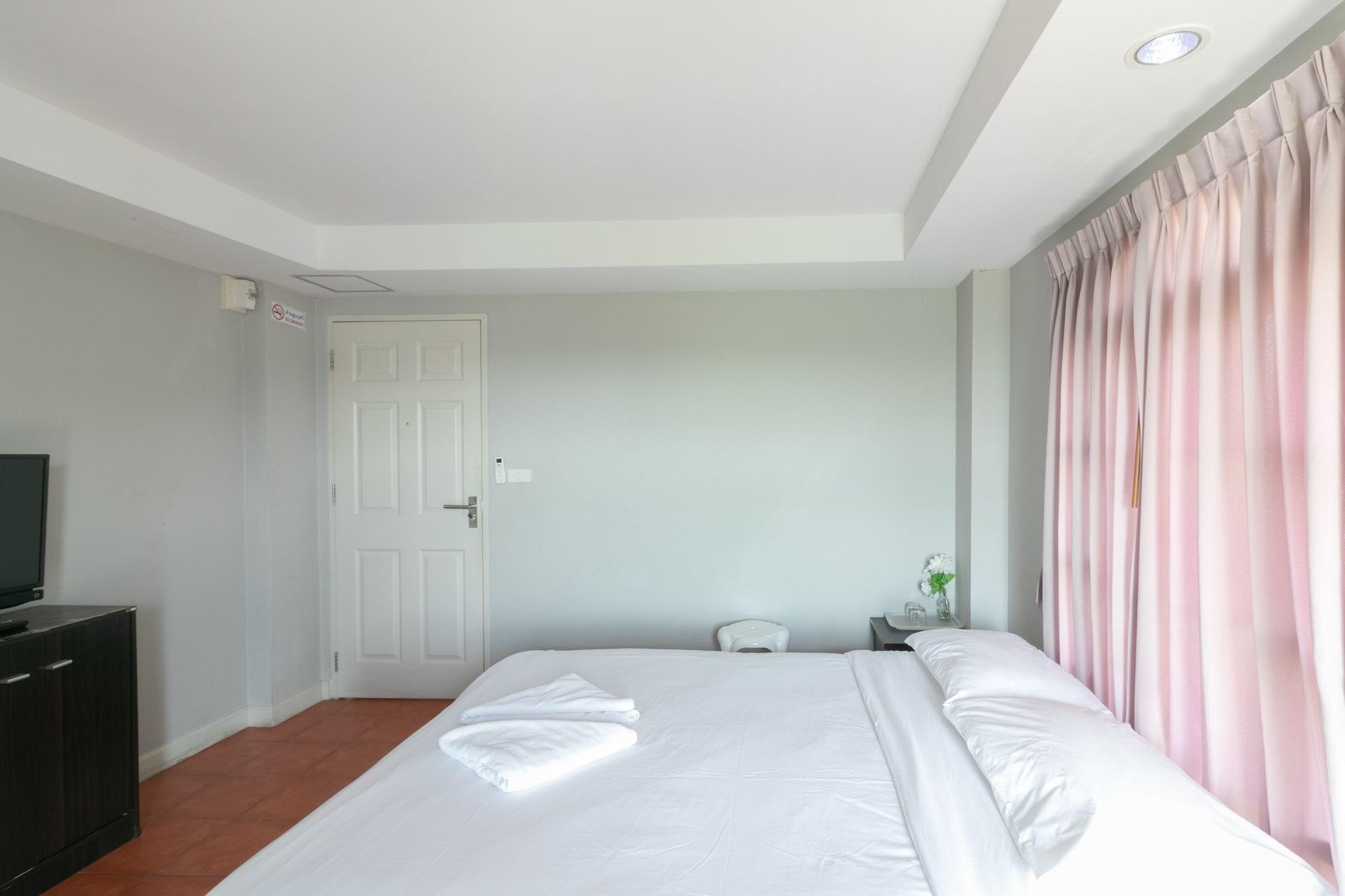 Resortel Lat Phrao 91 Bangkok Extérieur photo